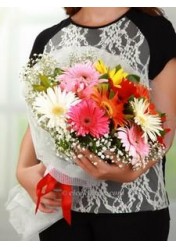 renkli gerbera buketi
